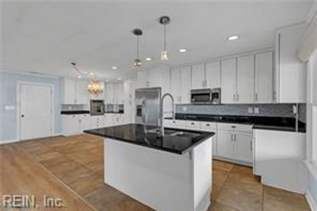 954 Bar Neck RD, Port Haywood, VA 23138