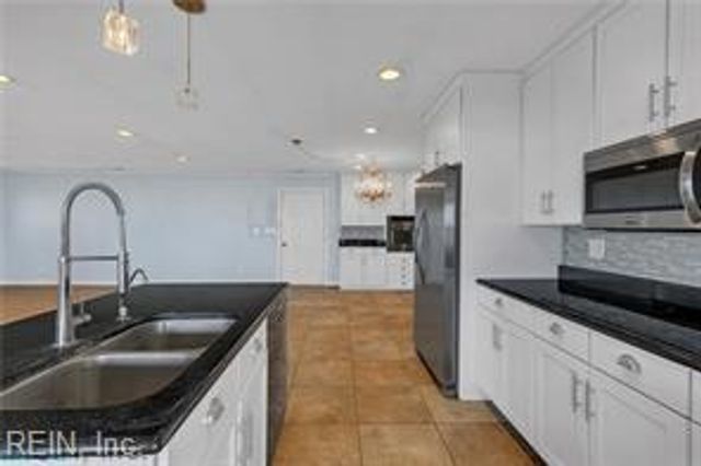 954 Bar Neck RD, Port Haywood, VA 23138