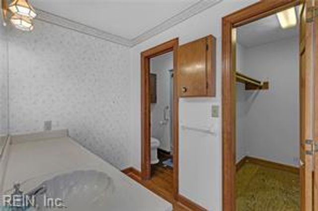 954 Bar Neck RD, Port Haywood, VA 23138