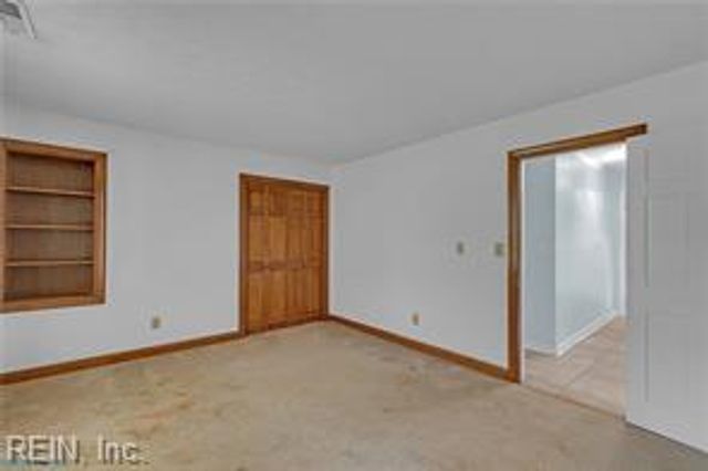 954 Bar Neck RD, Port Haywood, VA 23138