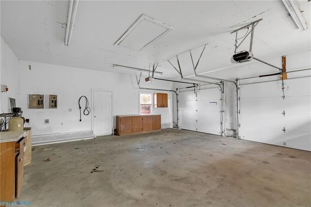 954 Bar Neck RD, Port Haywood, VA 23138