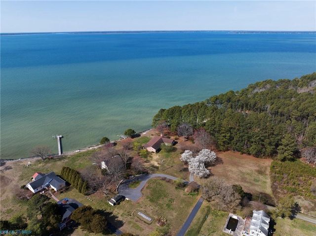 954 Bar Neck RD, Port Haywood, VA 23138