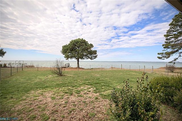 954 Bar Neck RD, Port Haywood, VA 23138