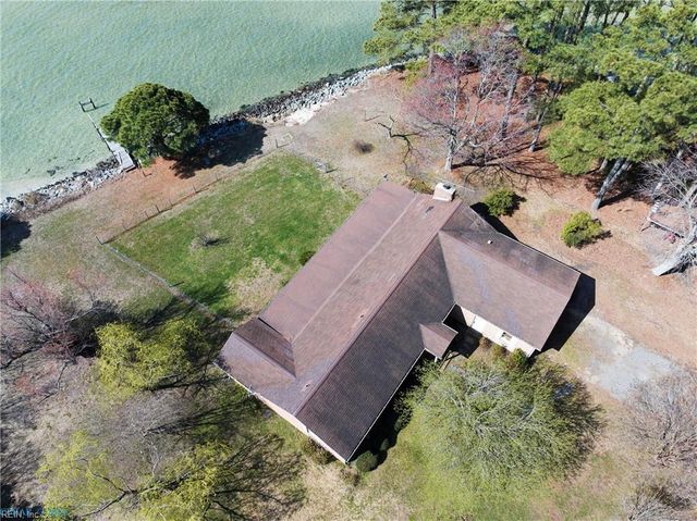 954 Bar Neck RD, Port Haywood, VA 23138