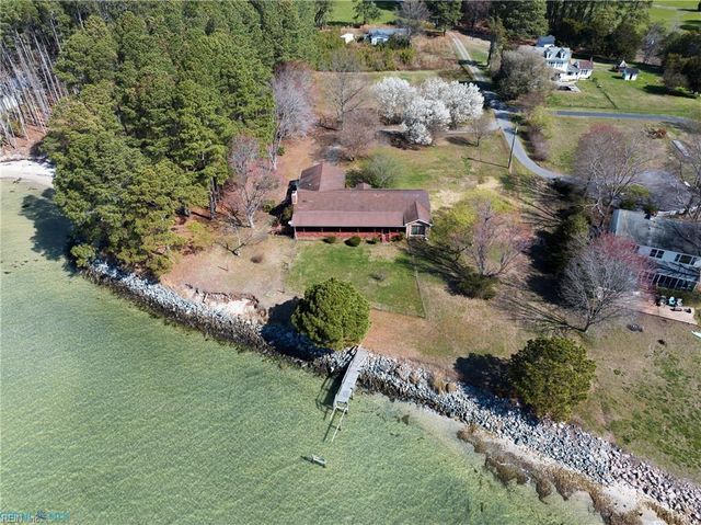 954 Bar Neck RD, Port Haywood, VA 23138