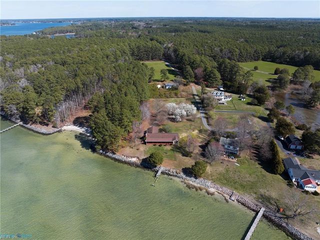 954 Bar Neck RD, Port Haywood, VA 23138