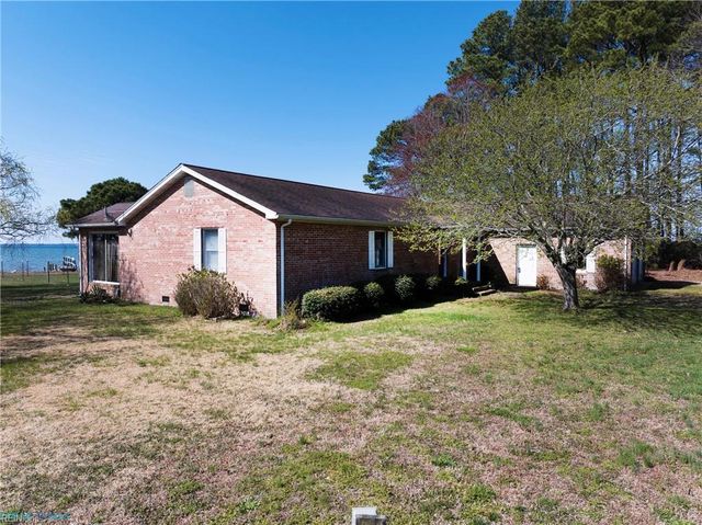 954 Bar Neck RD, Port Haywood, VA 23138