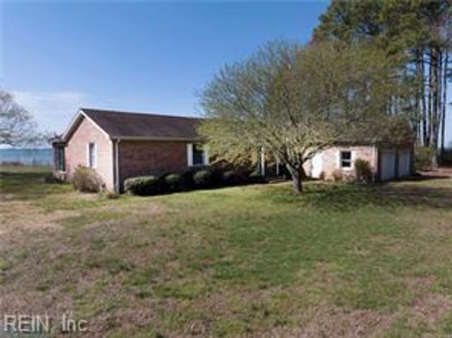 954 Bar Neck RD, Port Haywood, VA 23138