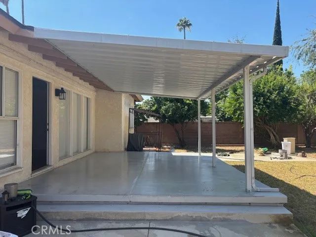 10045 Gaviota Avenue, North Hills, CA 91343