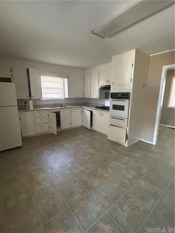 206 N Erie, Russellville, AR 72801