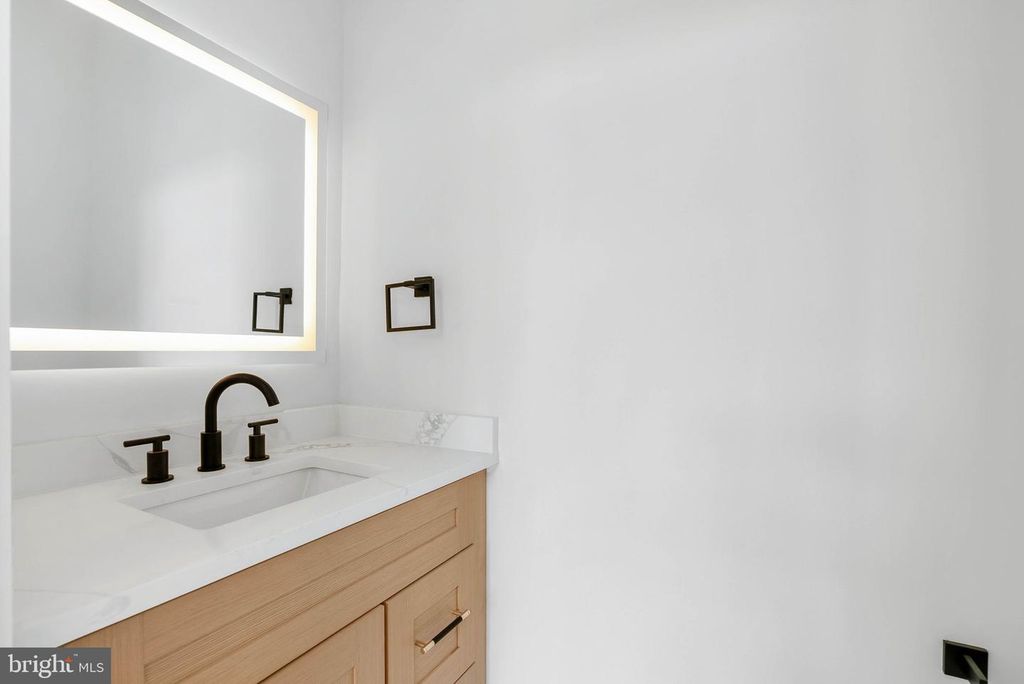2423 HARTRANFT ST, PHILADELPHIA, PA 19145 — photo 4