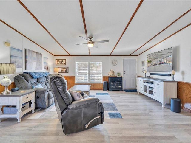 2039 Egg Farm RD, Patrick Springs, VA 24133