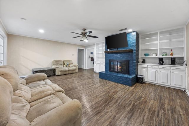 103 Cresendo Place, Joshua, TX 76058