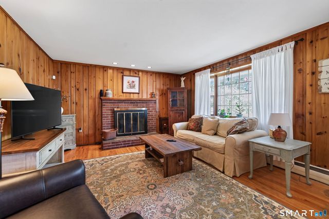 215 West Pond Rd Extension, North Branford, CT 06471