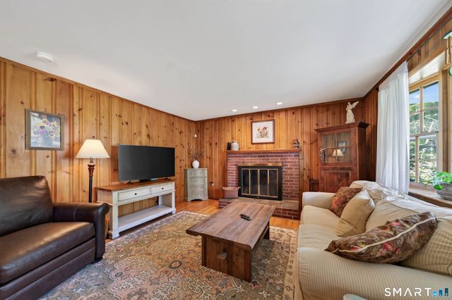 215 West Pond Rd Extension, North Branford, CT 06471