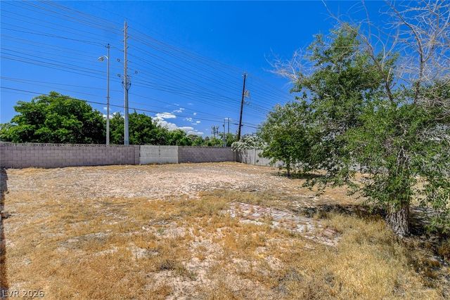 1209 Fay Boulevard, Las Vegas, NV 89108