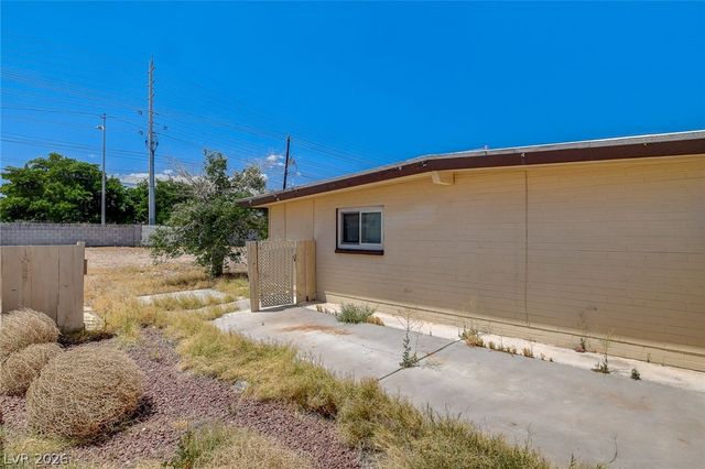 1209 Fay Boulevard, Las Vegas, NV 89108