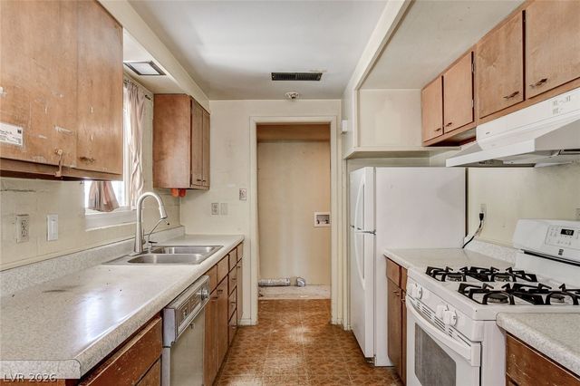1209 Fay Boulevard, Las Vegas, NV 89108