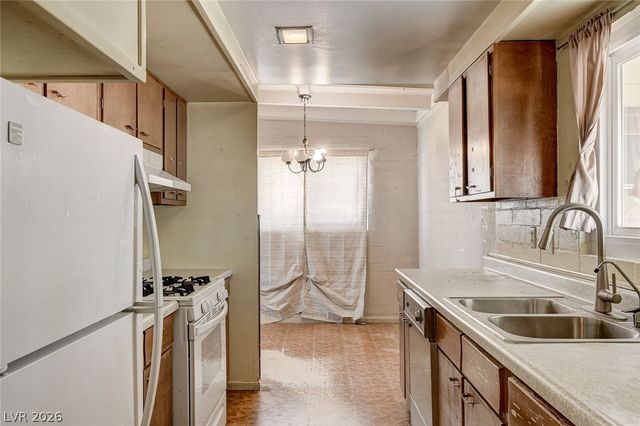 1209 Fay Boulevard, Las Vegas, NV 89108
