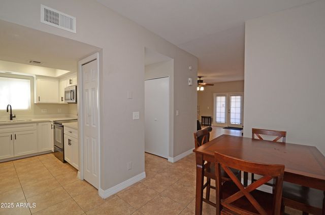 2315 W UNION HILLS Drive 108, Phoenix, AZ 85027