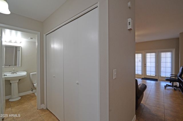 2315 W UNION HILLS Drive 108, Phoenix, AZ 85027