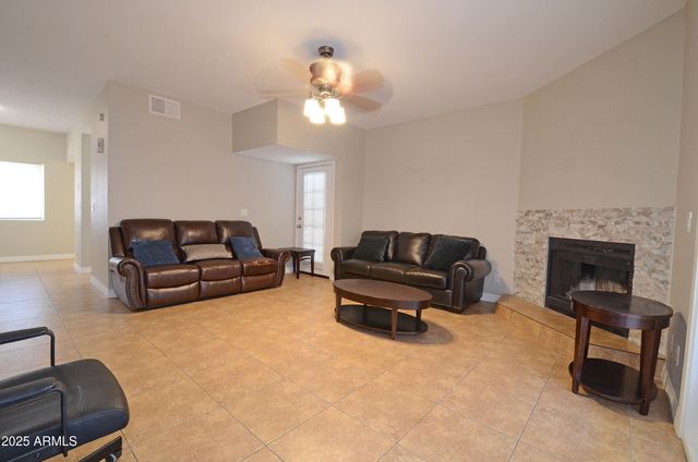 2315 W UNION HILLS Drive 108, Phoenix, AZ 85027