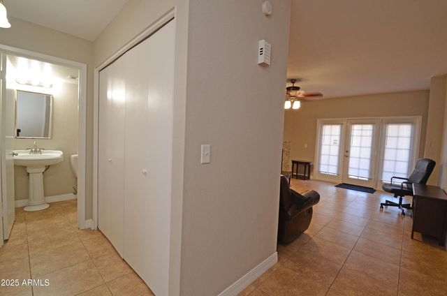 2315 W UNION HILLS Drive 108, Phoenix, AZ 85027