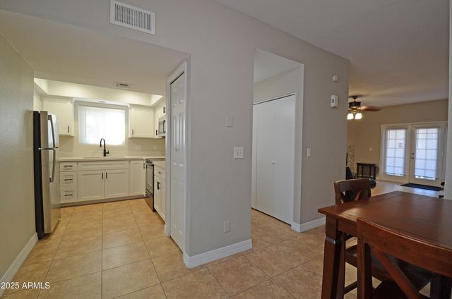 2315 W UNION HILLS Drive 108, Phoenix, AZ 85027