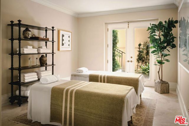 1350 Benedict Canyon Drive, Beverly Hills, CA 90210