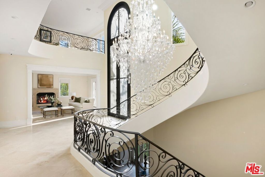 1350 Benedict Canyon Drive, Beverly Hills, CA 90210