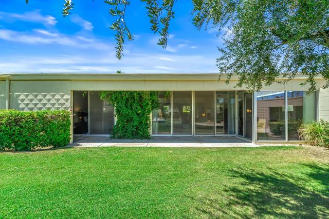 215 Desert Lakes Drive, Palm Springs, CA 92264