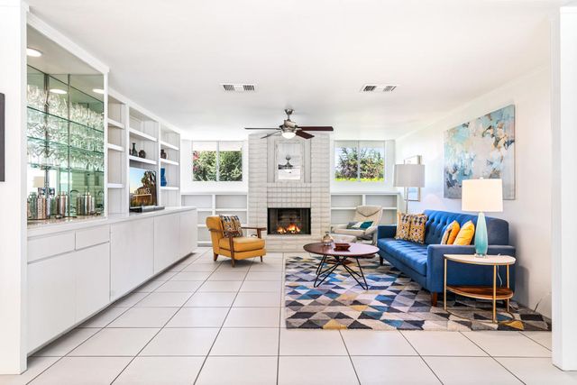 215 Desert Lakes Drive, Palm Springs, CA 92264