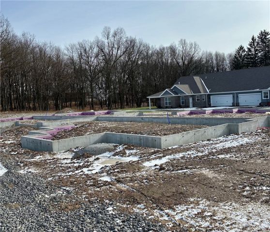 138 Independence Drive 105C, Jefferson Twp, PA 16023