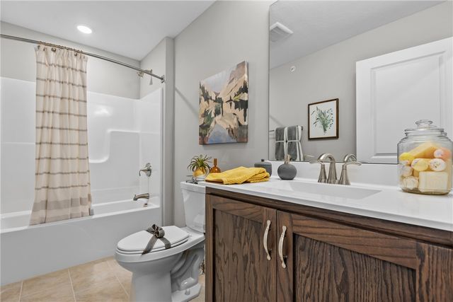 138 Independence Drive 105C, Jefferson Twp, PA 16023