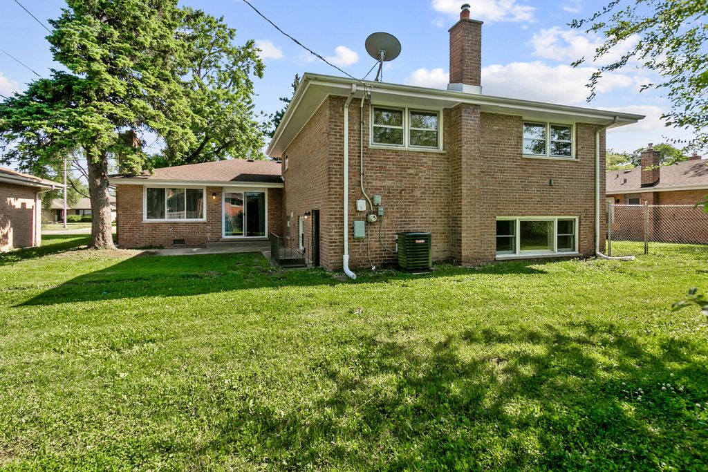 936 E 170th Street, South Holland, IL 60473 — photo 3