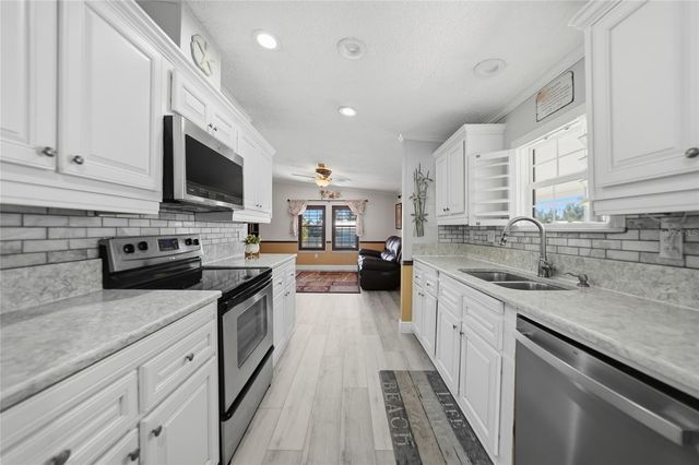 4300 RIVERSIDE DRIVE 112, Punta Gorda, FL 33982