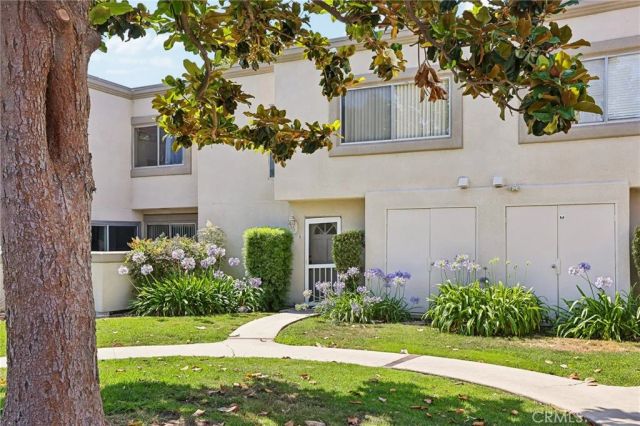 18530 Mayall Street D, Northridge, CA 91324