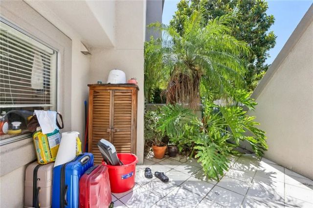 18530 Mayall Street D, Northridge, CA 91324