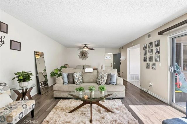 18530 Mayall Street D, Northridge, CA 91324
