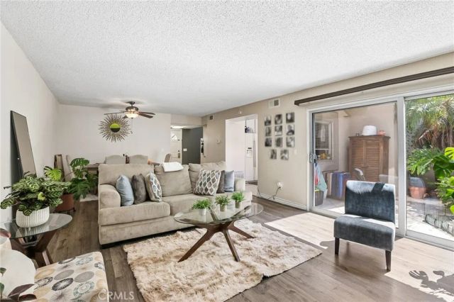 18530 Mayall Street D, Northridge, CA 91324