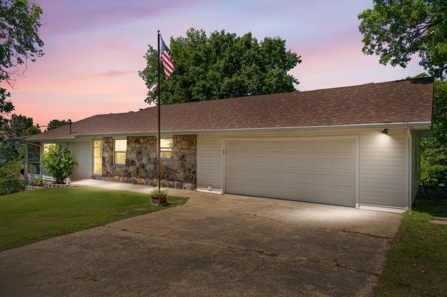 35 Trail Ridge Drive, Kimberling City, MO 65686