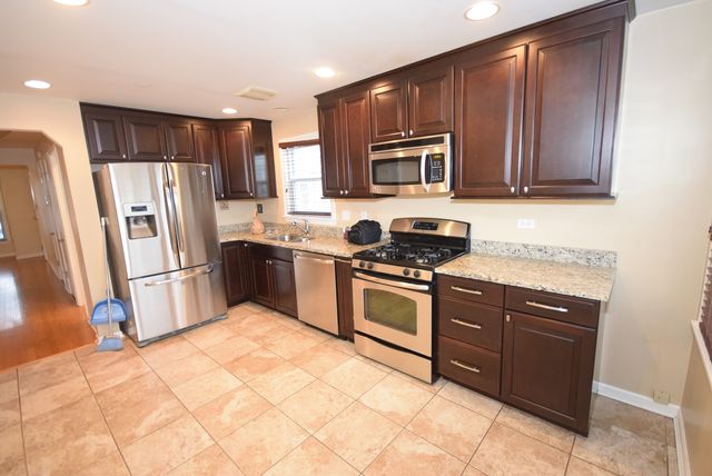 5551 S Mason Avenue 1, Chicago, IL 60638