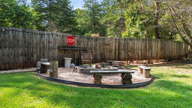 748 Rocky Point Road, Bronston, KY 42518