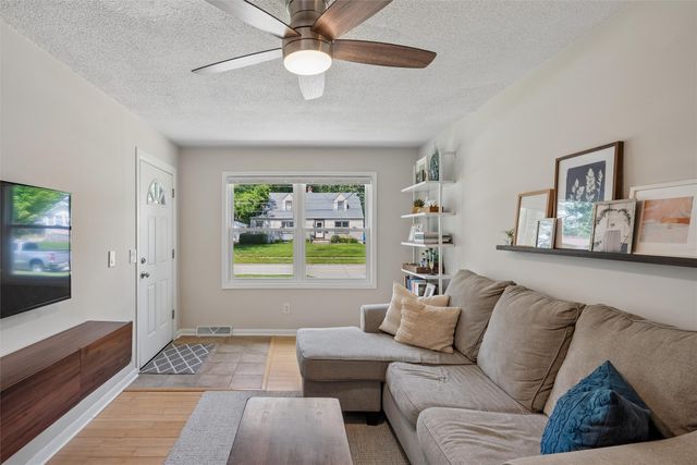 3507 49th Street, Des Moines, IA 50310