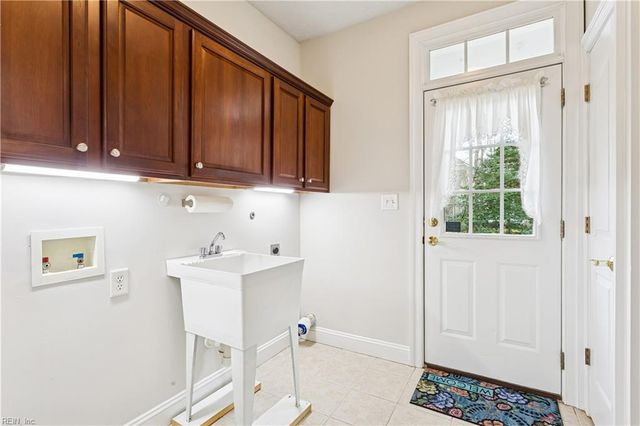 3100 Bent Tree LN, Toano, VA 23168