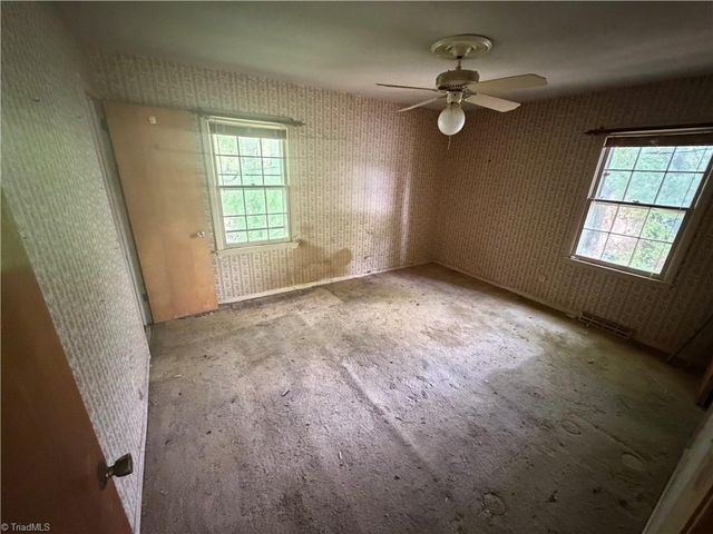 2405 Timberlake Avenue, High Point, NC 27265