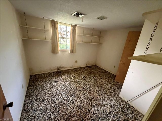 2405 Timberlake Avenue, High Point, NC 27265