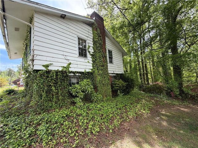 2405 Timberlake Avenue, High Point, NC 27265
