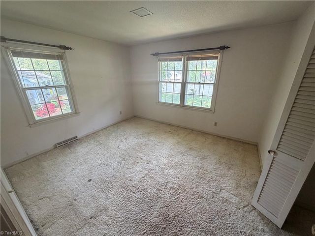 2405 Timberlake Avenue, High Point, NC 27265