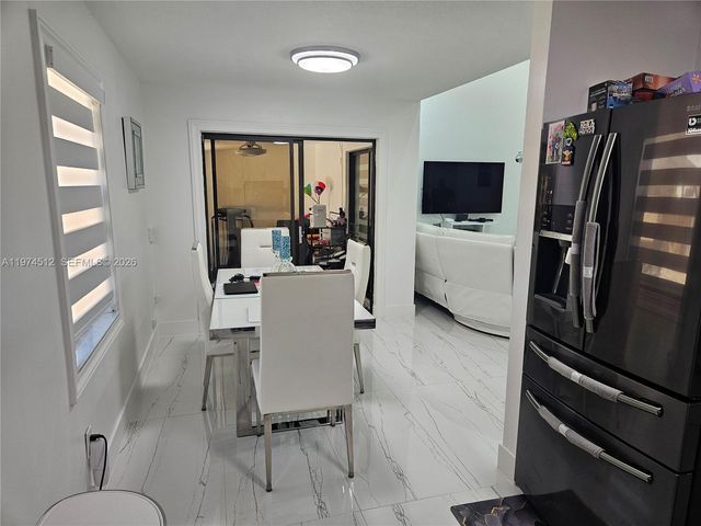 17914 NW 66th Ct Cir, Hialeah, FL 33015